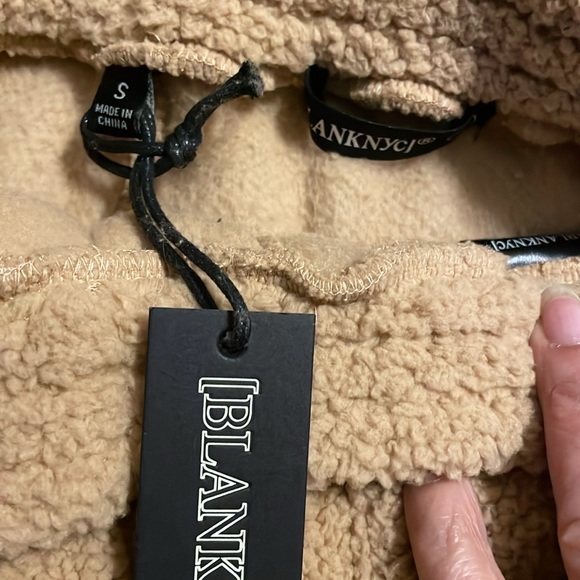 BLANK NYC Faux Sherpa Jogger Set - Picture 11 of 13